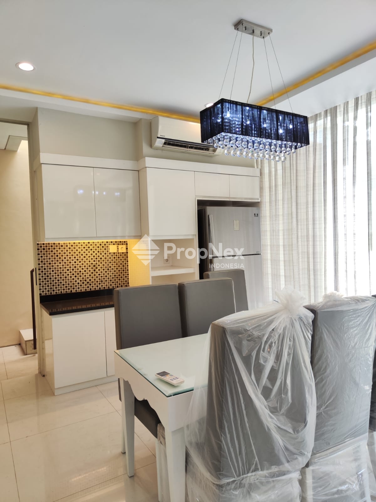 Rumah 2 Lantai Bagus Furnished di Citraland Stonegate — foto 10